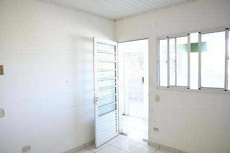 Sala de apartamento para alugar com 1 quarto, 70m² em Rio Cotia, Cotia