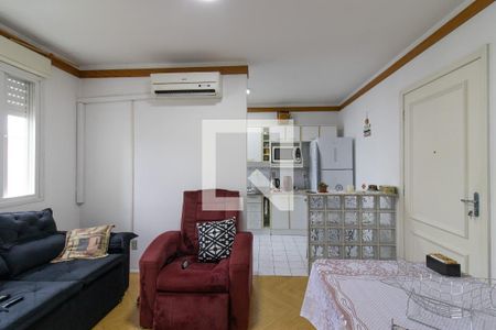 Sala de apartamento à venda com 2 quartos, 45m² em Farrapos, Porto Alegre
