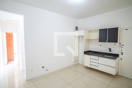 Sala/Cozinha de apartamento à venda com 1 quarto, 40m² em Botafogo, Rio de Janeiro