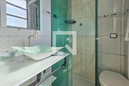 Banheiro da suíte de apartamento para alugar com 2 quartos, 77m² em Pitangueiras, Guarujá