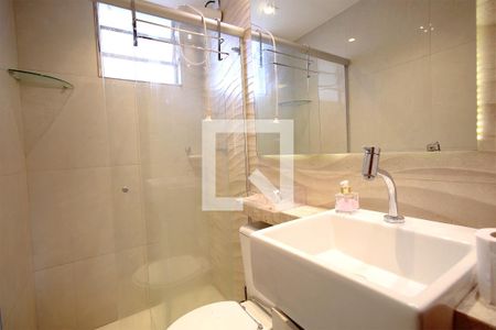 Banheiro da Suíte de apartamento para alugar com 2 quartos, 64m² em Saudade, Belo Horizonte