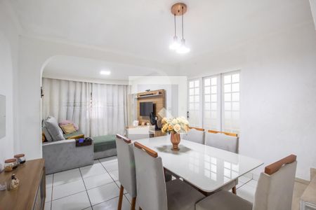 Sala de casa à venda com 4 quartos, 125m² em Santo Antônio, Osasco