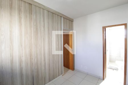 Suite de apartamento para alugar com 2 quartos, 65m² em Alto Umuarama, Uberlândia