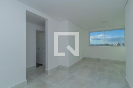 Apartamento à venda com 2 quartos, 61m² em Sagrada Família, Belo Horizonte