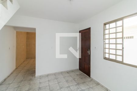 Sala de casa para alugar com 2 quartos, 100m² em Vila Talarico, São Paulo