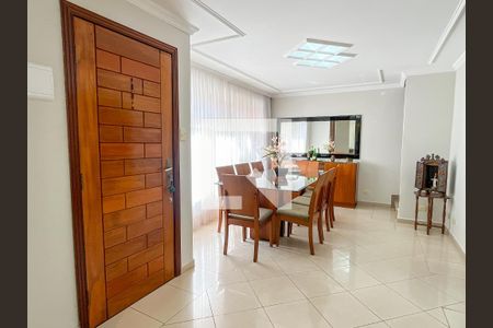 Sala de Jantar de casa para alugar com 4 quartos, 244m² em Jardim Regina, São Paulo