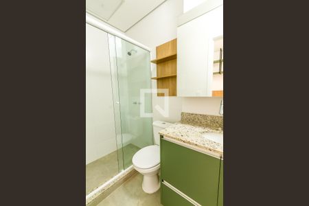 Banheiro de kitnet/studio para alugar com 1 quarto, 28m² em Prado Velho, Curitiba