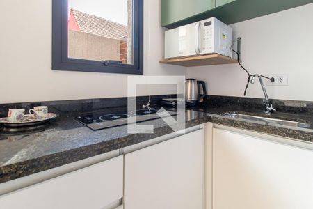 Cozinha - Armários de kitnet/studio para alugar com 1 quarto, 28m² em Prado Velho, Curitiba