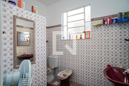 Banheiro de casa à venda com 3 quartos, 56m² em Engenhoca, Niterói