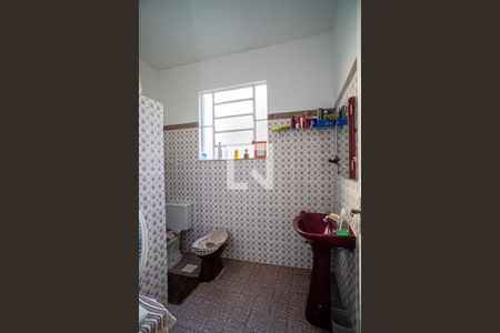 Banheiro de casa à venda com 3 quartos, 56m² em Engenhoca, Niterói
