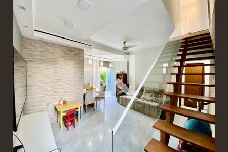Sala de casa à venda com 6 quartos, 360m² em Cachambi, Rio de Janeiro