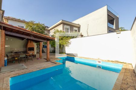 Casa para alugar com 320m², 3 quartos e 2 vagas Casa para alugar com 320m², 3 quartos e 2 vagasPiscina