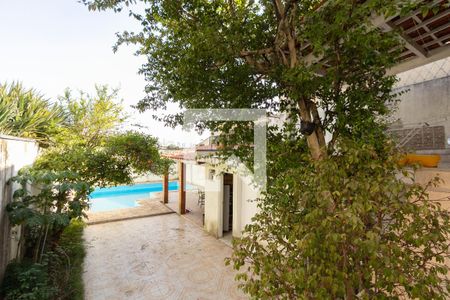 Casa para alugar com 320m², 3 quartos e 2 vagas Casa para alugar com 320m², 3 quartos e 2 vagasPiscina