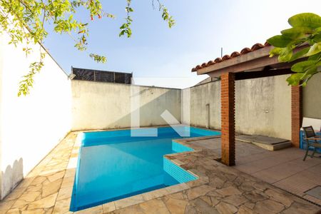 Casa para alugar com 320m², 3 quartos e 2 vagas Casa para alugar com 320m², 3 quartos e 2 vagasPiscina