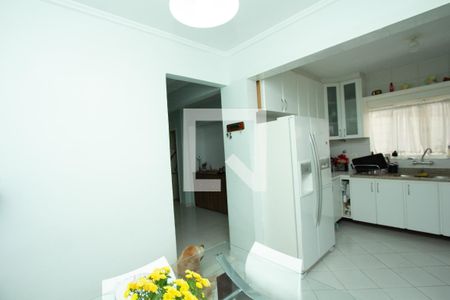 Casa para alugar com 320m², 3 quartos e 2 vagas Casa para alugar com 320m², 3 quartos e 2 vagasCozinha