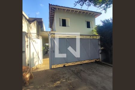 Casa para alugar com 320m², 3 quartos e 2 vagas Casa para alugar com 320m², 3 quartos e 2 vagasFachada