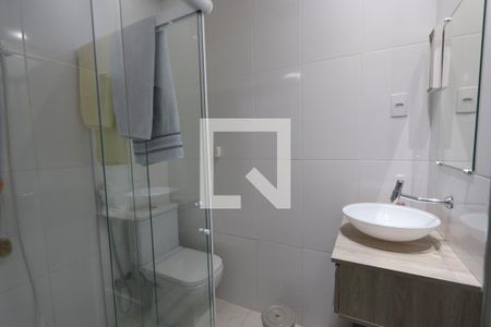 Banheiro da Suíte 1 de casa para alugar com 2 quartos, 70m² em Vila Cleonice, São Paulo