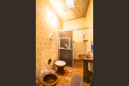 Casa à venda com 240m², 3 quartos e 2 vagas Casa à venda com 240m², 3 quartos e 2 vagasBanheiro 1