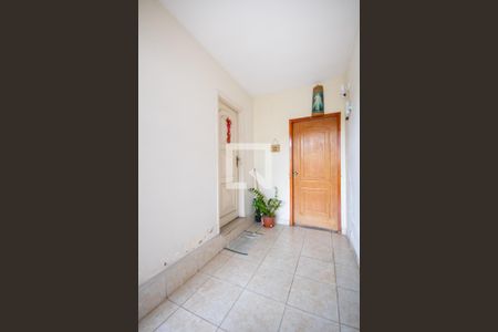 Casa à venda com 240m², 3 quartos e 2 vagas Casa à venda com 240m², 3 quartos e 2 vagasEntrada