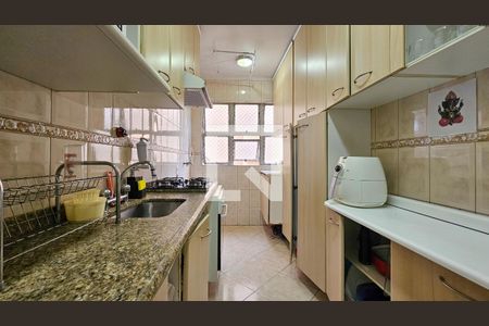 Cozinha de apartamento à venda com 3 quartos, 64m² em Vila Sofia, São Paulo