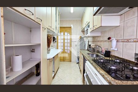 Cozinha de apartamento à venda com 3 quartos, 64m² em Vila Sofia, São Paulo