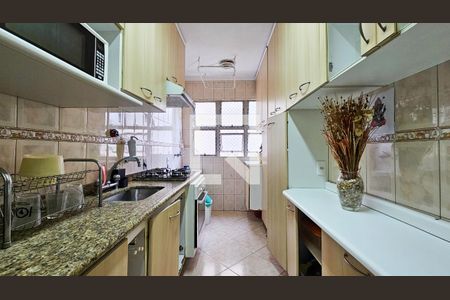 Cozinha de apartamento à venda com 3 quartos, 64m² em Vila Sofia, São Paulo