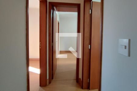 Corredor Quartos de apartamento à venda com 3 quartos, 65m² em Vila Anhanguera, Campinas