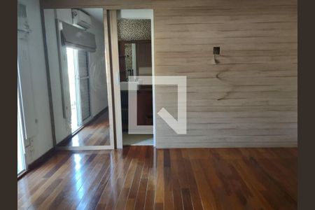 Casa à venda com 3 quartos, 125m² em Vila Sofia, São Paulo