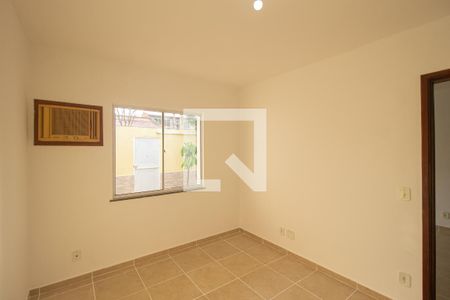 Quarto 1 de casa de condomínio para alugar com 2 quartos, 100m² em Campo Grande, Rio de Janeiro