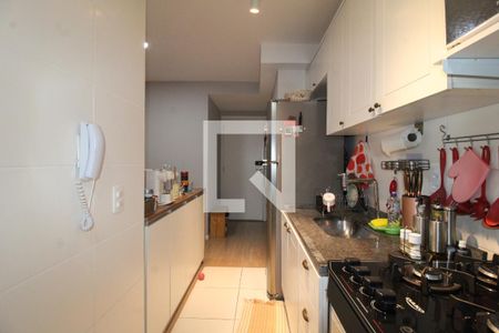 Sala/Cozinha e Área de Serviço de apartamento à venda com 2 quartos, 45m² em Vila Penteado, São Paulo