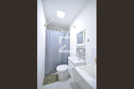 Banheiro de kitnet/studio para alugar com 1 quarto, 20m² em Vila Gustavo, São Paulo
