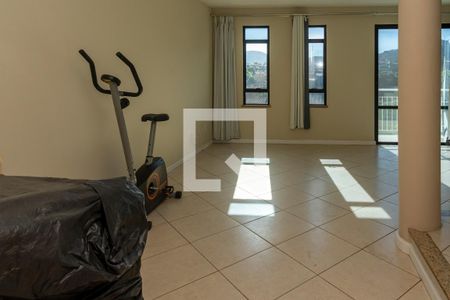 Sala de casa de condomínio para alugar com 3 quartos, 155m² em Pechincha, Rio de Janeiro