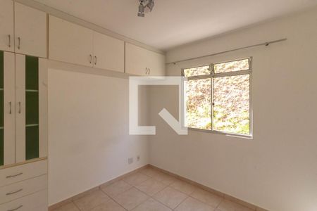 Quarto 1 de apartamento para alugar com 2 quartos, 55m² em Camargos, Belo Horizonte