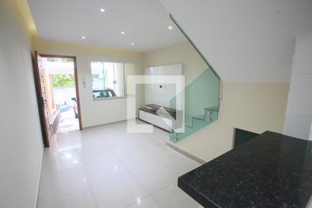 Sala de casa de condomínio à venda com 3 quartos, 120m² em Taquara, Rio de Janeiro