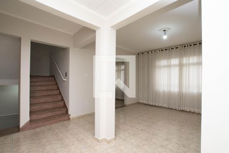 Casa à venda com 300m², 4 quartos e 6 vagasSala