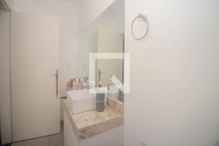 Banheiro de apartamento à venda com 1 quarto, 36m² em Auxiliadora, Porto Alegre