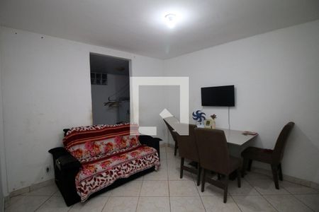 Sala de apartamento para alugar com 2 quartos, 54m² em Olaria, Rio de Janeiro