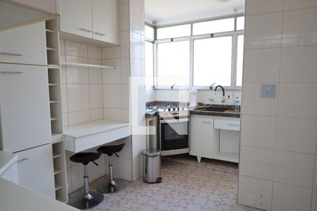 Cozinha de apartamento à venda com 2 quartos, 68m² em Vila Romana, São Paulo