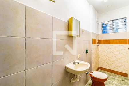 Banheiro de kitnet/studio para alugar com 1 quarto, 27m² em Jaguaré, São Paulo