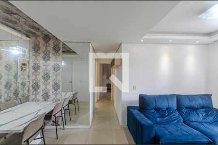 Corredor de apartamento à venda com 3 quartos, 61m² em Cavalhada, Porto Alegre