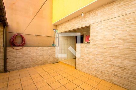 Casa à venda com 174m², 3 quartos e 2 vagas Casa à venda com 174m², 3 quartos e 2 vagasQuintal/Espaço gourmet