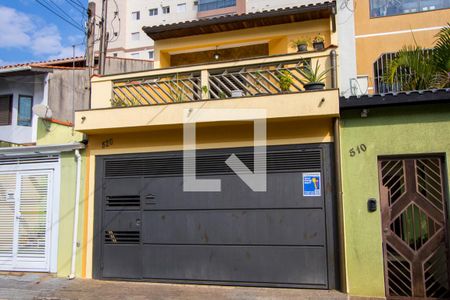 Casa à venda com 174m², 3 quartos e 2 vagas Casa à venda com 174m², 3 quartos e 2 vagasFachada