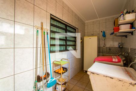 Casa à venda com 174m², 3 quartos e 2 vagas Casa à venda com 174m², 3 quartos e 2 vagasÁrea de serviço