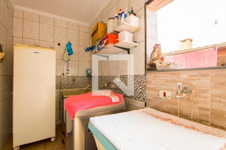 Casa à venda com 174m², 3 quartos e 2 vagas Casa à venda com 174m², 3 quartos e 2 vagasÁrea de serviço