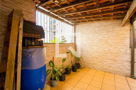 Casa à venda com 174m², 3 quartos e 2 vagas Casa à venda com 174m², 3 quartos e 2 vagasQuintal/Espaço gourmet