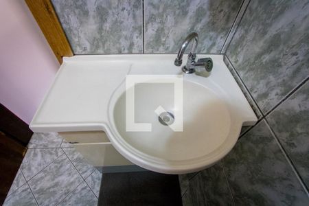 Casa à venda com 174m², 3 quartos e 2 vagas Casa à venda com 174m², 3 quartos e 2 vagasBanheiro social