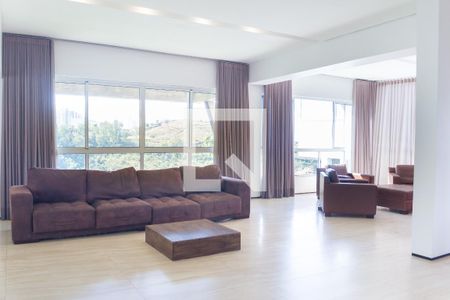 sala de visitas 2 de casa de condomínio à venda com 4 quartos, 700m² em Vila Castela, Nova Lima