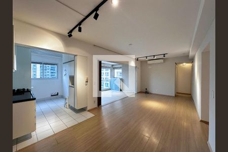 Sala de apartamento para alugar com 2 quartos, 84m² em Cidade Monções, São Paulo