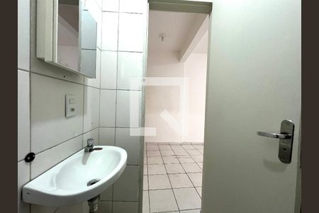 Banheiro  de casa para alugar com 1 quarto, 55m² em Vila Guarani (z Sul), São Paulo