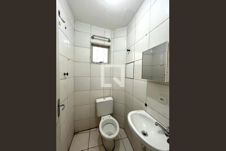 Banheiro  de casa para alugar com 1 quarto, 55m² em Vila Guarani (z Sul), São Paulo